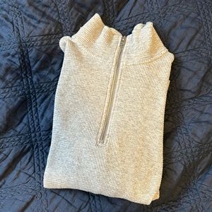Aritzia TNA waffle weave quarter zip size M.